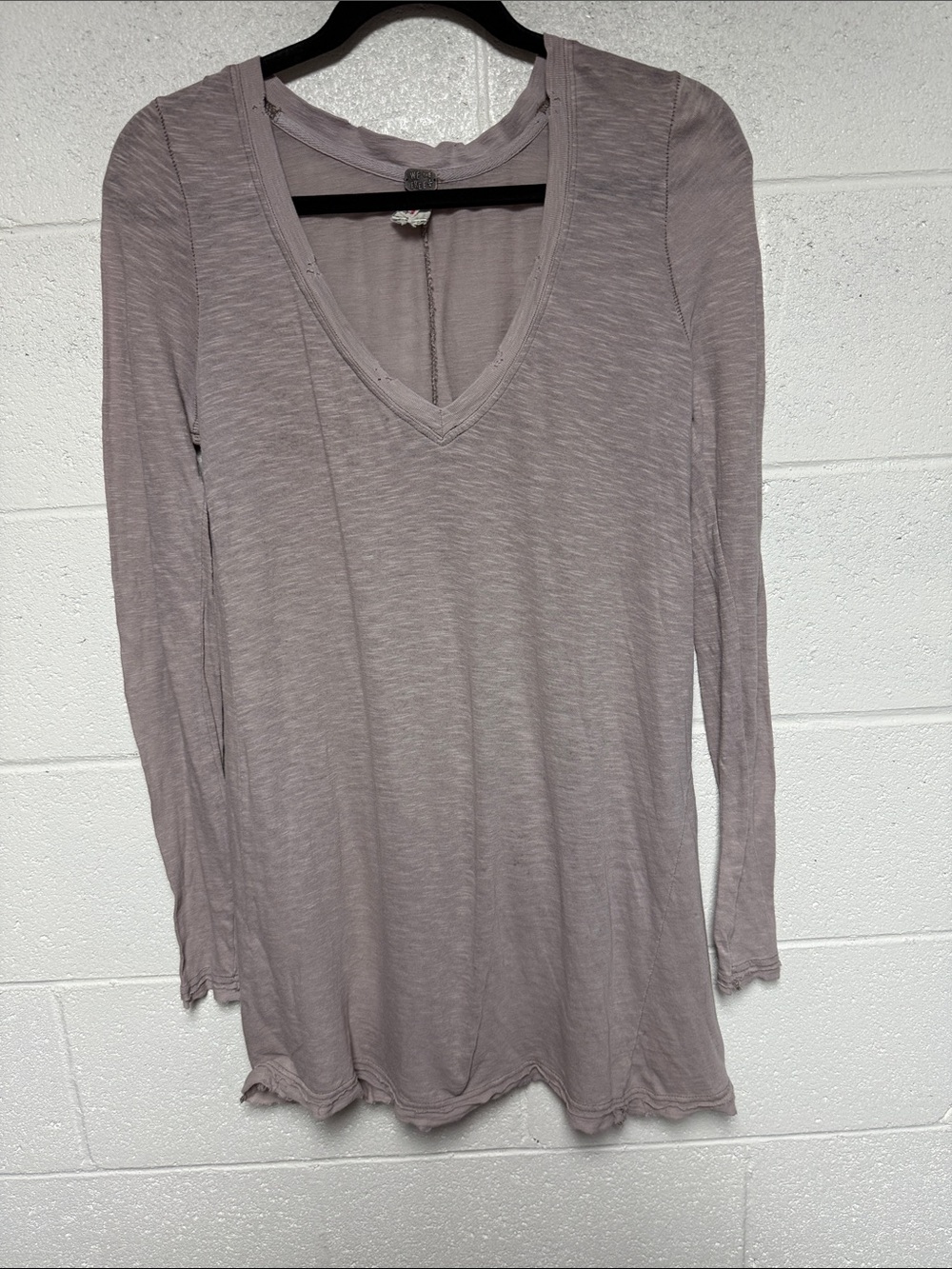 Free People We The Free Distressed Long Sleeve Vneck Tshirt size Small